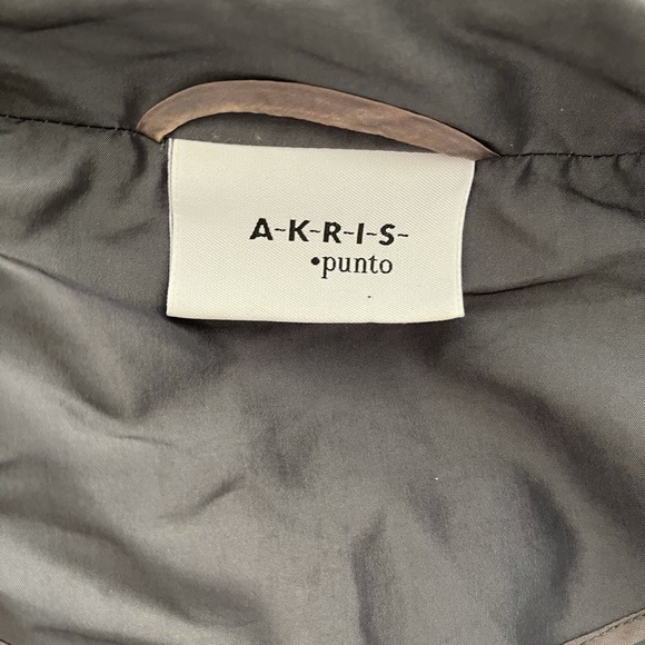 Akris Punto Lightweight Charcoal Trench Coat - Picture 4 of 6